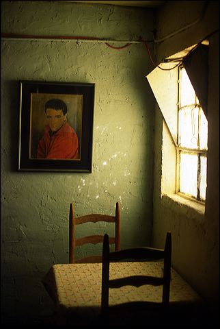 the_elvis_table.jpg