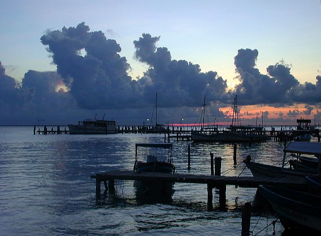 isla_mujeres_evening.jpg